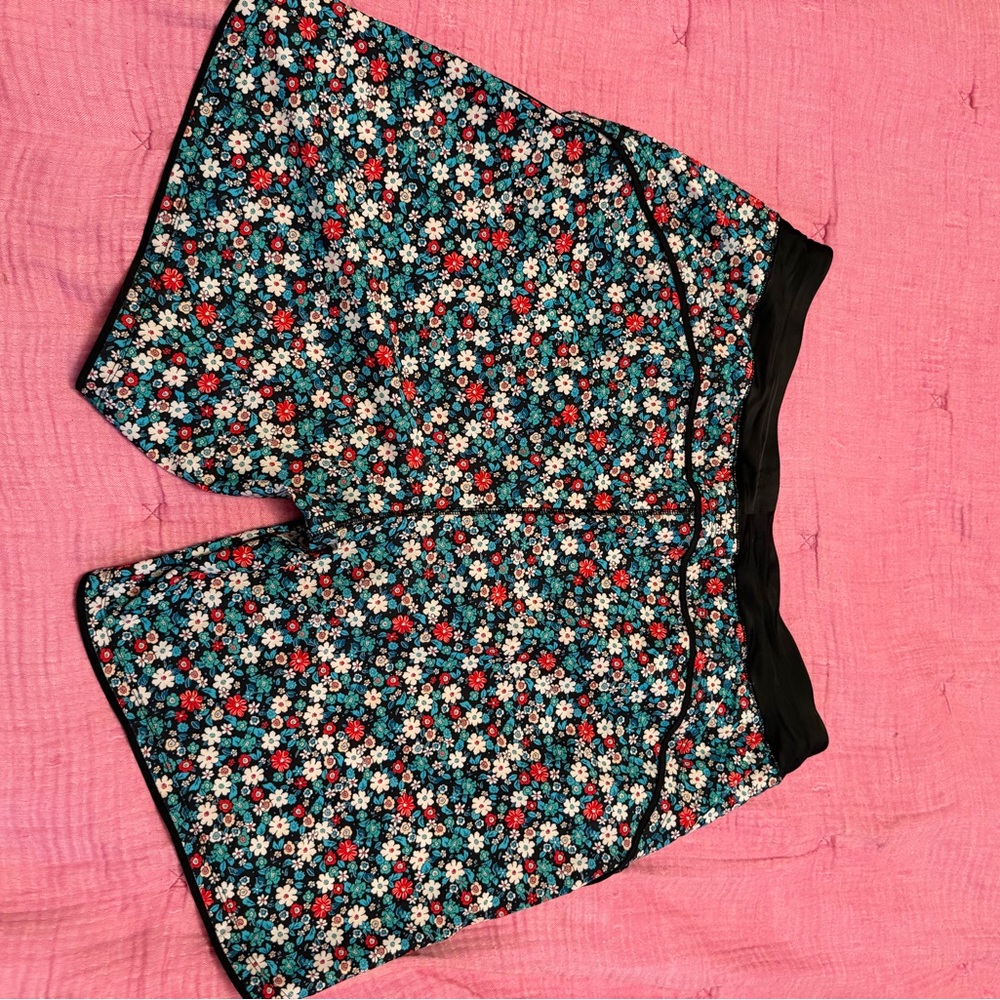 Lands’ End Floral Swim Shorts Size 18W Black Blue Red Tummy Control Swim Bottoms - Picture 3 of 8